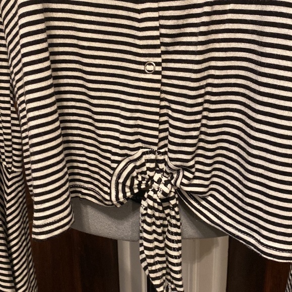 Arizona Jean Co. Long Sleeve Striped Knotted Tie Bottom Bell Cuffs Top - Picture 3 of 7